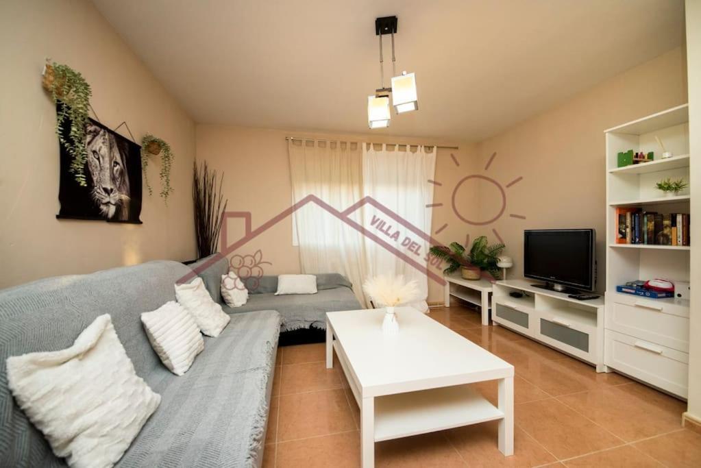 Villa Del Sol - Piscina Climatizada Mentrida エクステリア 写真