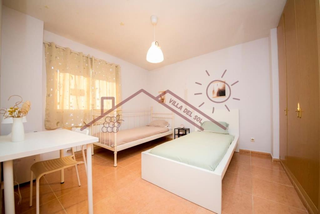Villa Del Sol - Piscina Climatizada Mentrida エクステリア 写真