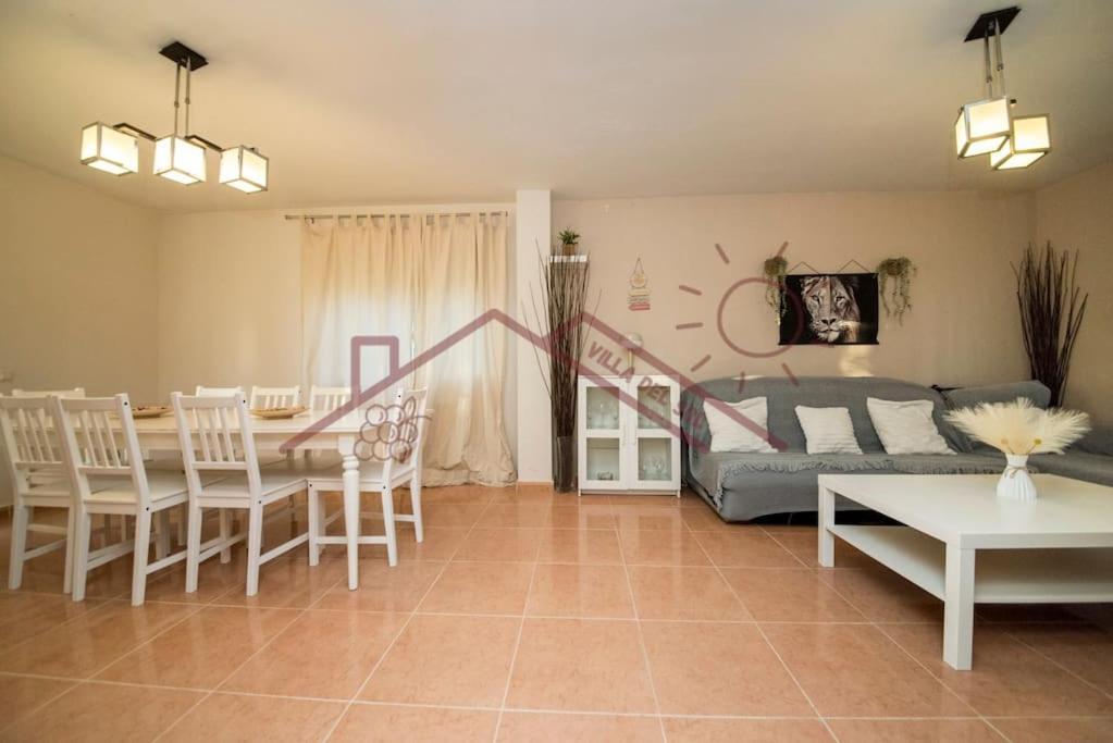 Villa Del Sol - Piscina Climatizada Mentrida エクステリア 写真